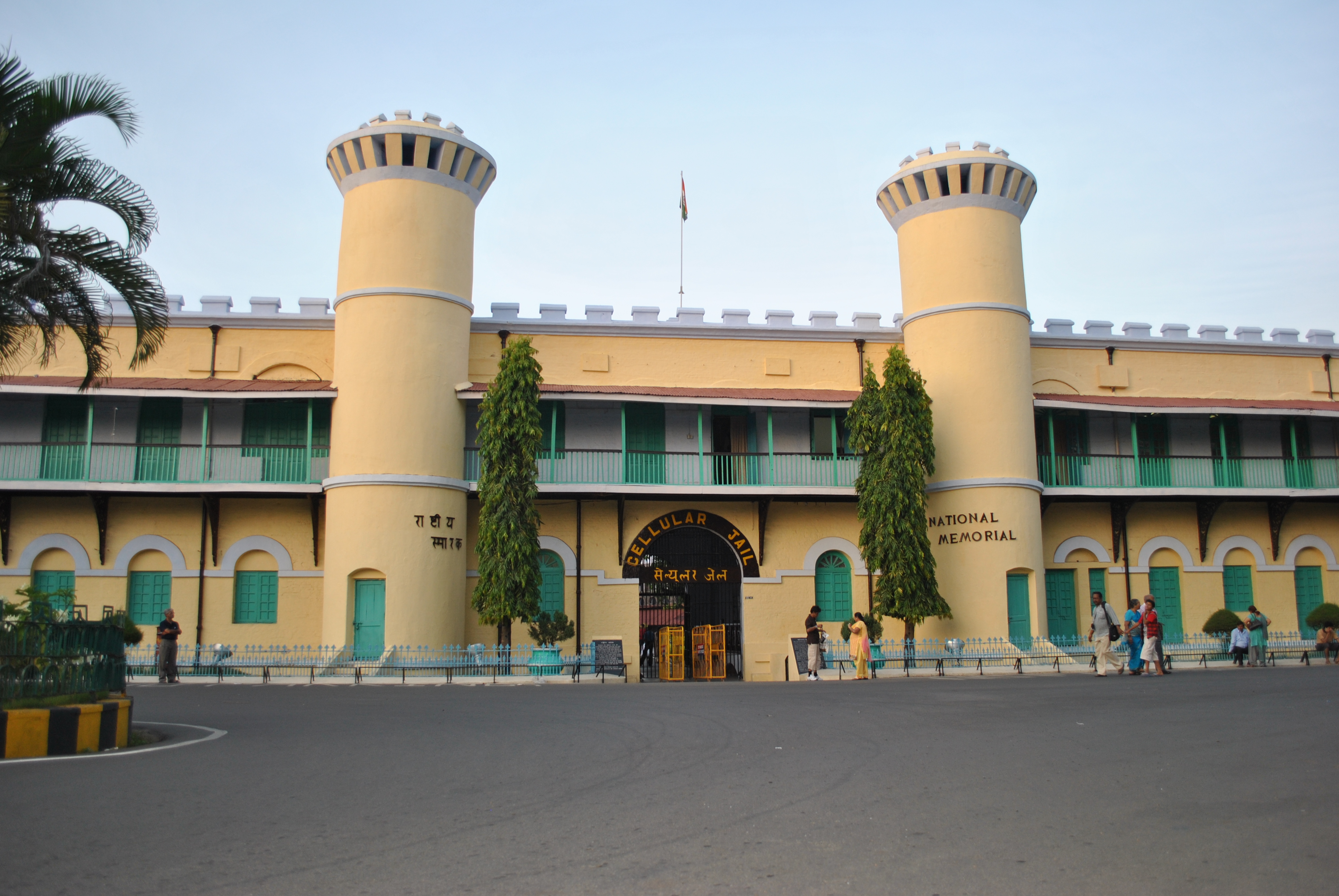 Front_View_of_Cellular_Jail,_Port_Blair
