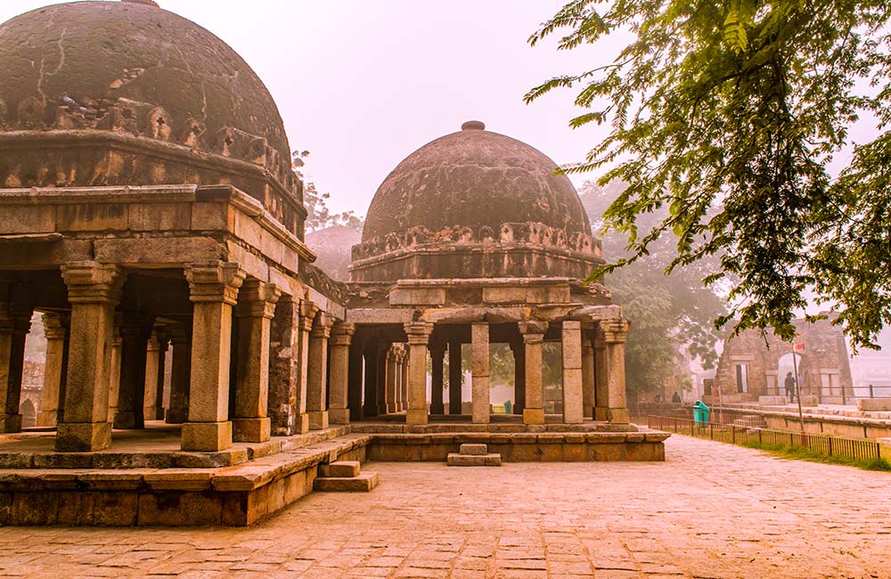 Hauz Khas | Best Places to Hangout in Delhi