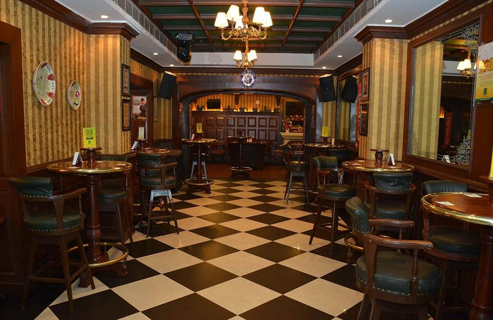 10 Downing Street | Best Pubs in Chennai