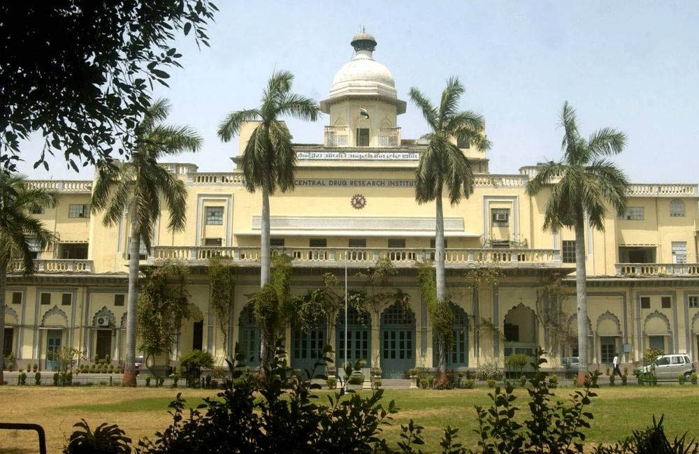 Chattar Manzil | historical places in Lucknow