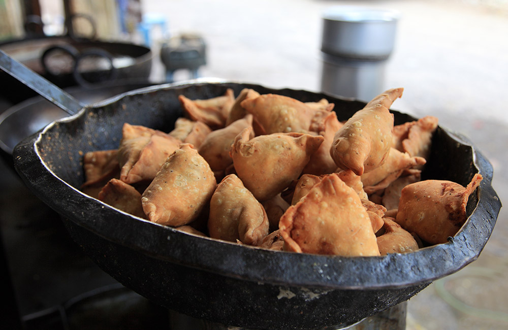 Shingara (Samosa) |  Street foods in Kolkata