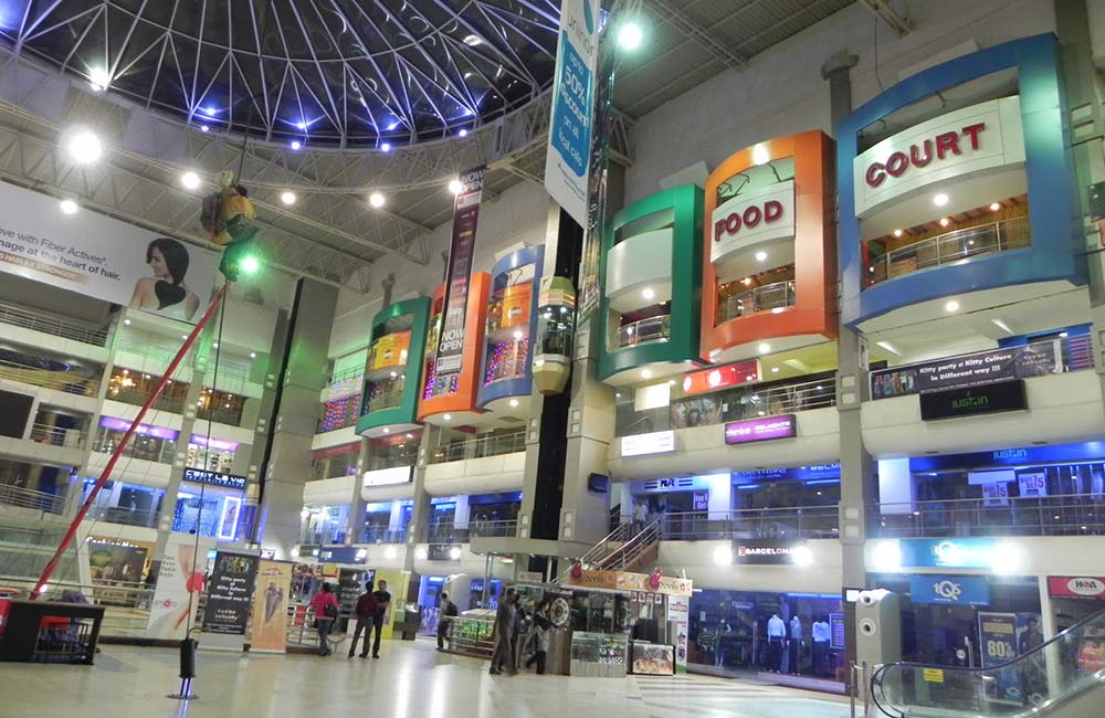 Shopping Malls in Ahmedabad: 10 Acres Shopping Mall