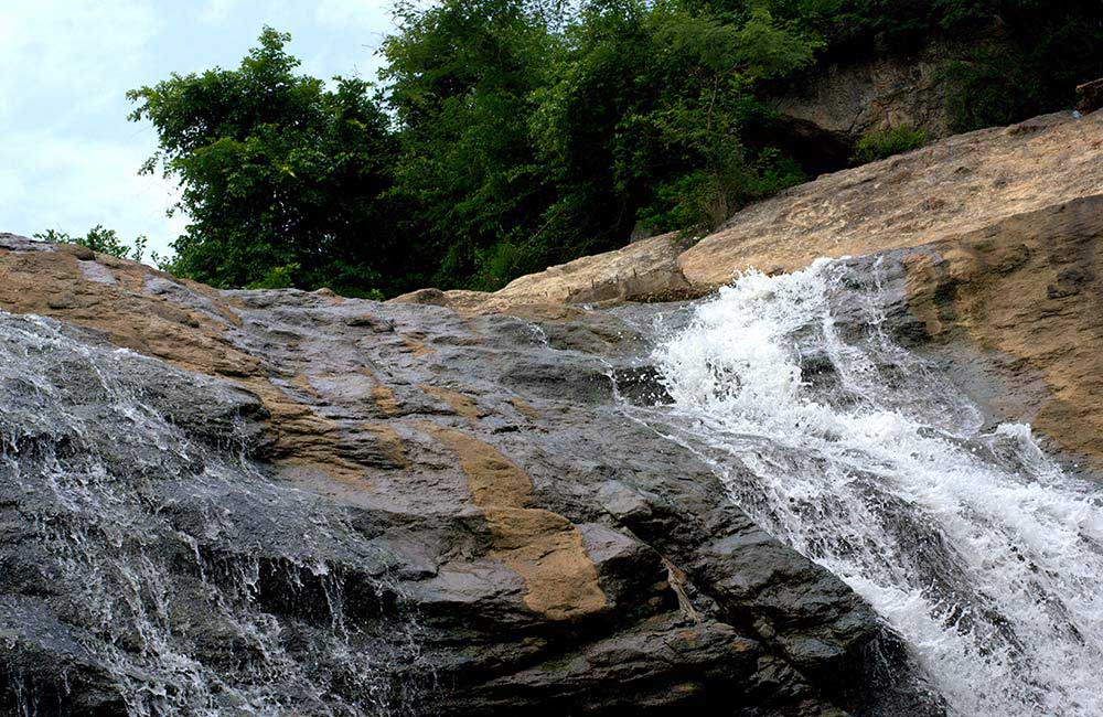 Thottikallu Falls | Among the Best Waterfalls near Bangalore within 50 km