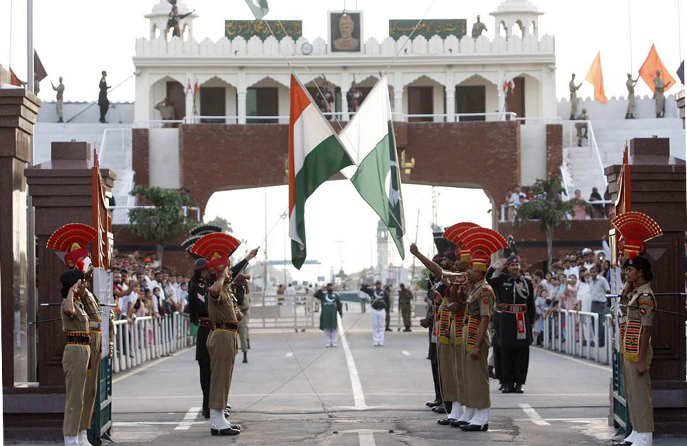 Watch the Change of Guard ceremony at Wagah Border | 2 Days Itinerary Amritsar