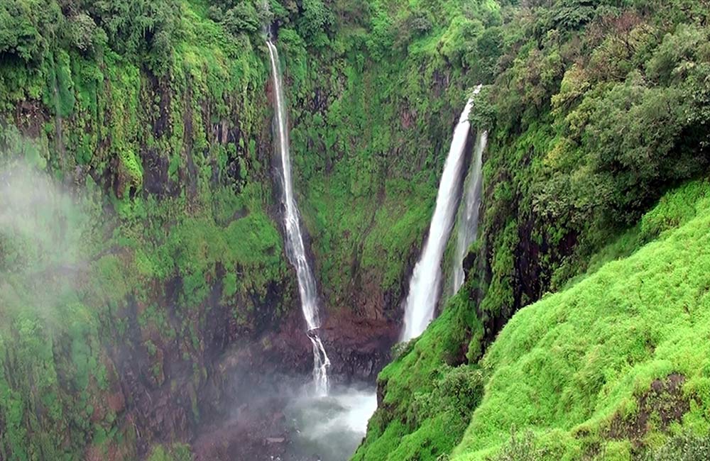 Thoseghar Falls, Thoseghar | Among the Best Waterfalls near Mumbai within 300 km