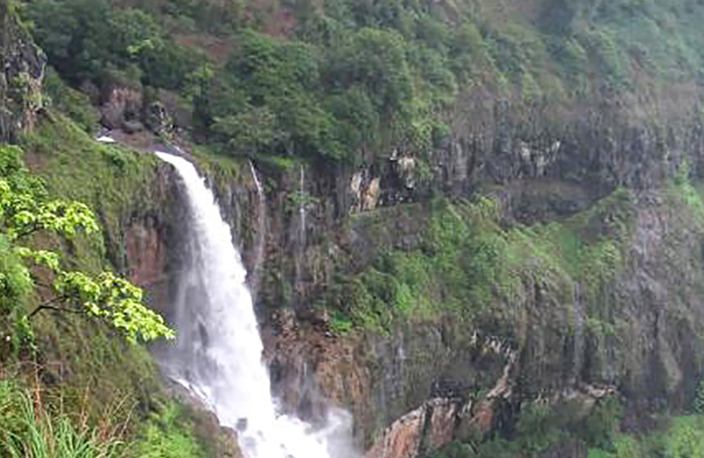 Chinaman’s Waterfall, Mahabaleshwar | Among the Best Waterfalls near Mumbai within 300 km