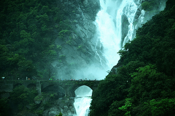 Trek to Dudhsagar Falls