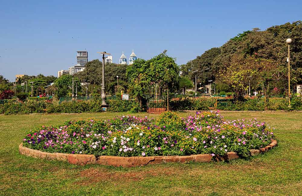 Hanging Garden | Places to Hangout in Mumbai for Couples