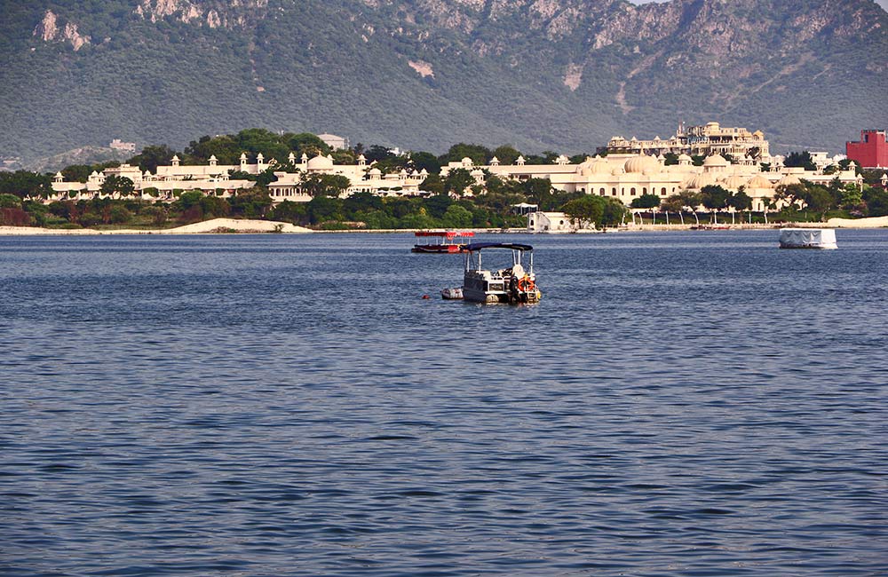 Top 8 Lakes in Udaipur - The Venice of the East (2022) - FabHotels
