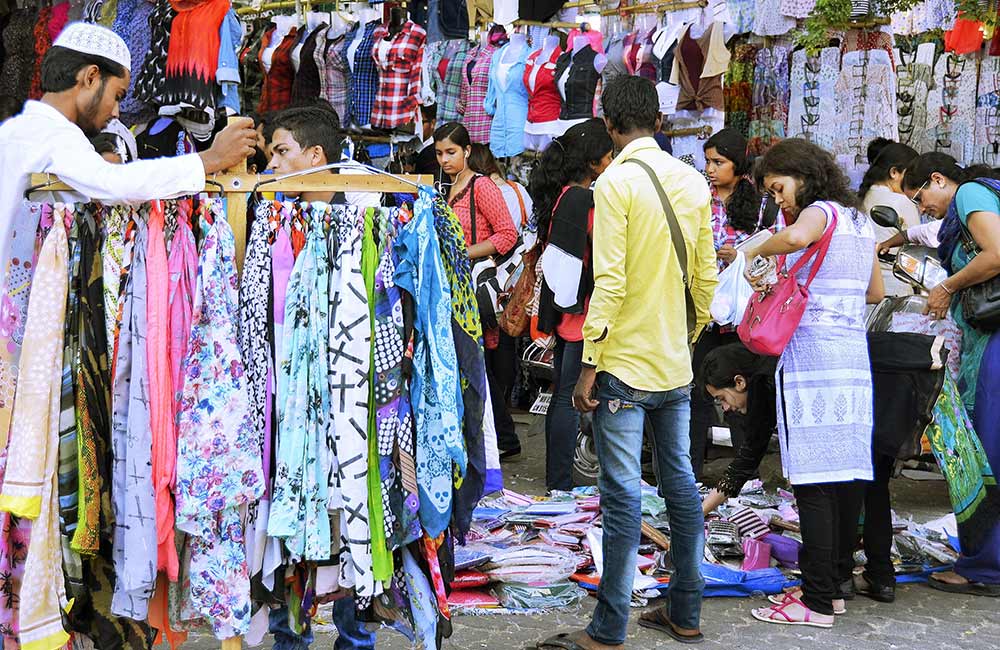 Linking Road | Wholesale Cloth Market in Mumbai