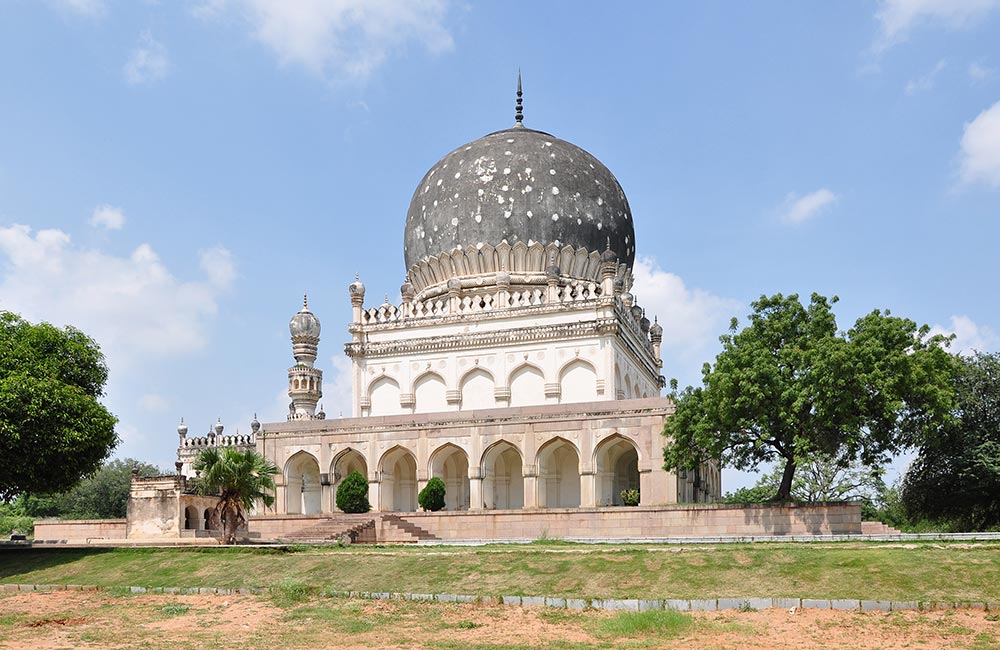  Qutub Shahi Tombs | Famous Historical Places in Hyderabad