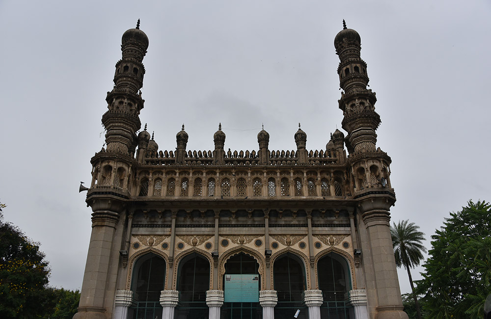 Toli Masjid | Best Historical Places in Hyderabad