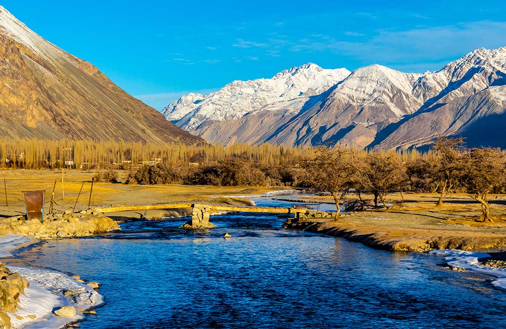 Snowy Mountains and Clear Streams in the Region | Long Weekend 2019