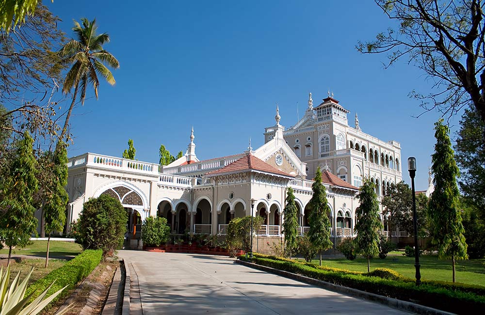 Visiting Aga Khan Palace | Things to do in Pune Alone