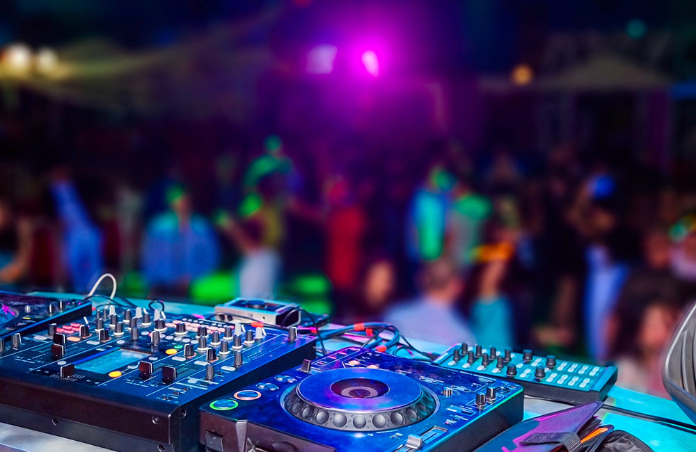 Nightclubs and Pubs | #7 of 14 Things to Do in Bangalore for Youngsters