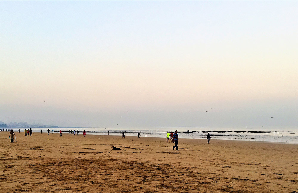 Juhu Beach | Img source shutterstock.com