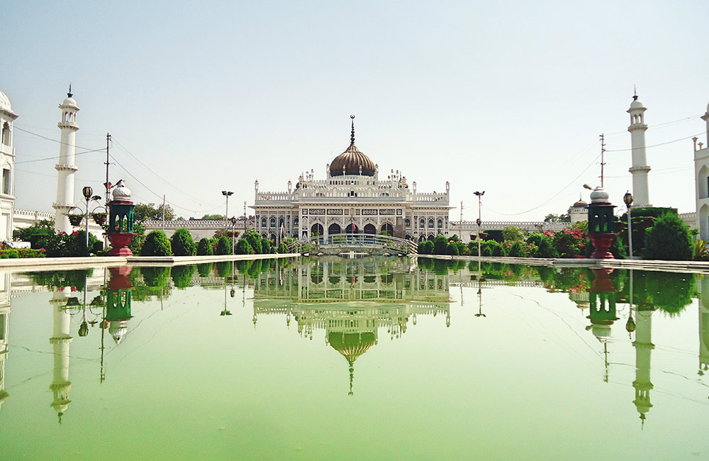 near lucknow tourist places