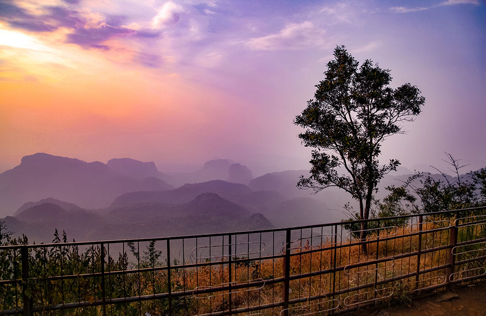 tourist destination in india in april