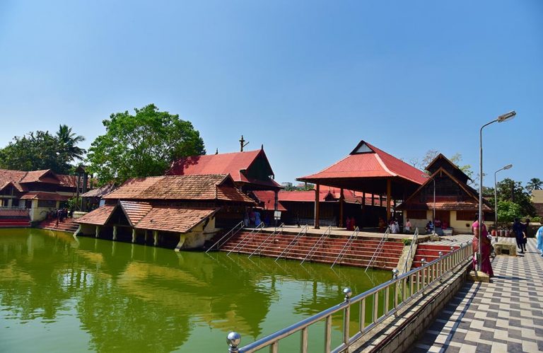 nearest tourist places of alleppey