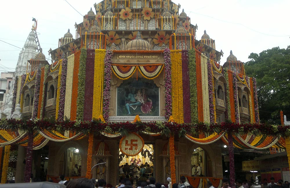 Dagadusheth Halwai Ganapati Temple, Pune