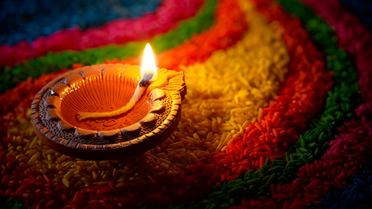 भारत को त्योहारों का देश भी कहा जाता है। कई धर्म हैं तो उनके कई त्यौहार। हर त्यौहार की अपनी अलग ही पहचान है, अलग ही रूचि है।