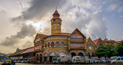 10 Amazing Places for Street Shopping in Mumbai with Location