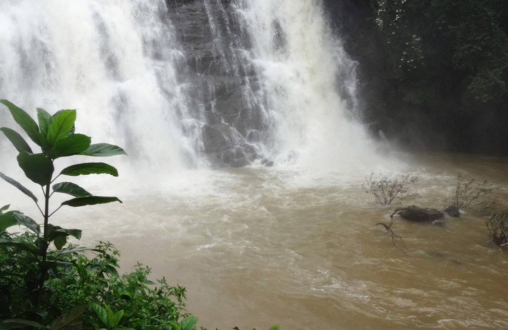 Kalhatti Falls, Ooty