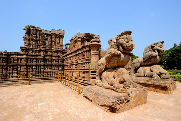 Konark Sun Temple: A Stunning Chariot-Shaped Temple Dedicated to the Sun God