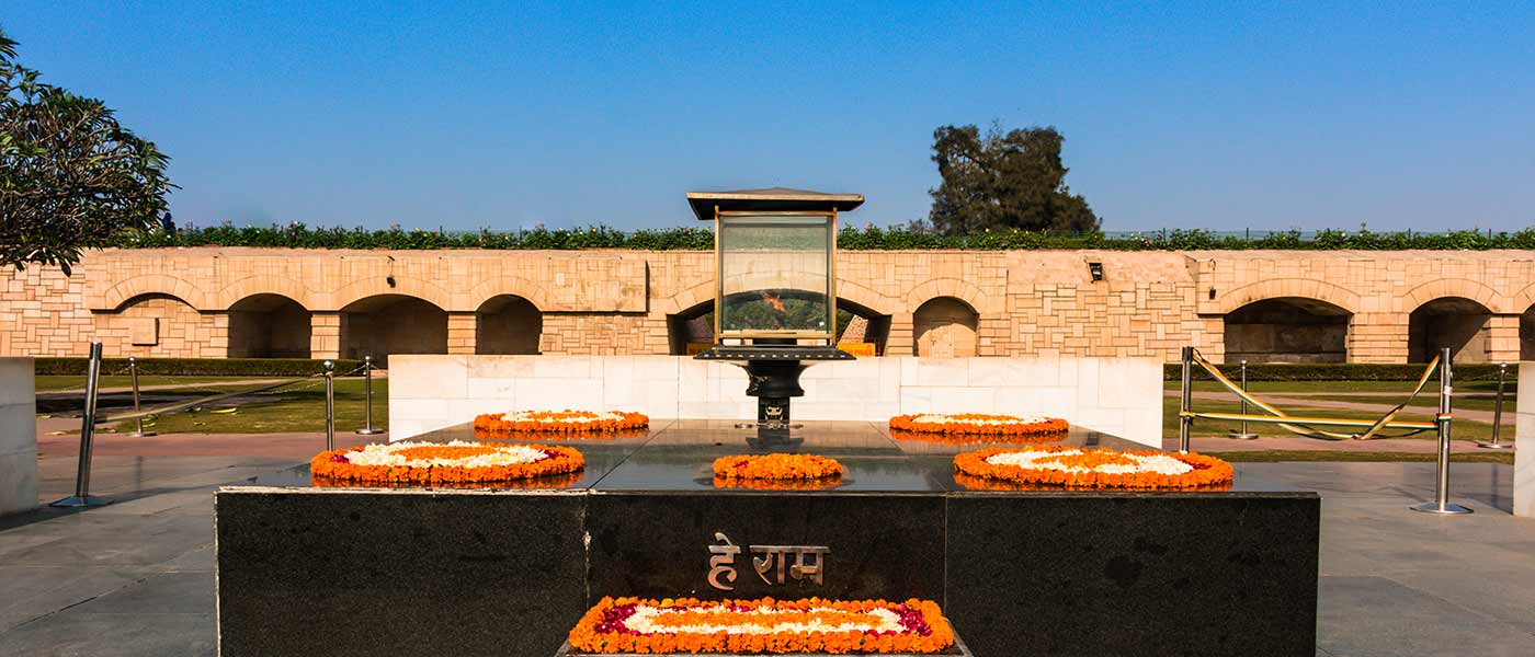 mahatma gandhi grave