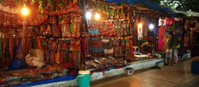 Law-Garden-Night-Market,-Ahmedabad