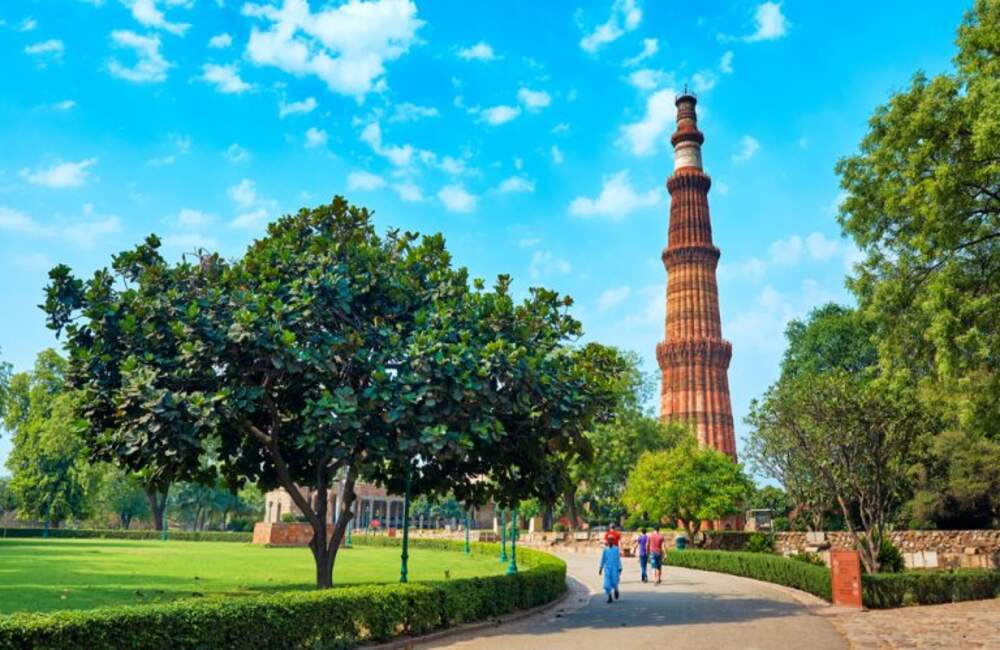 kutub minar view