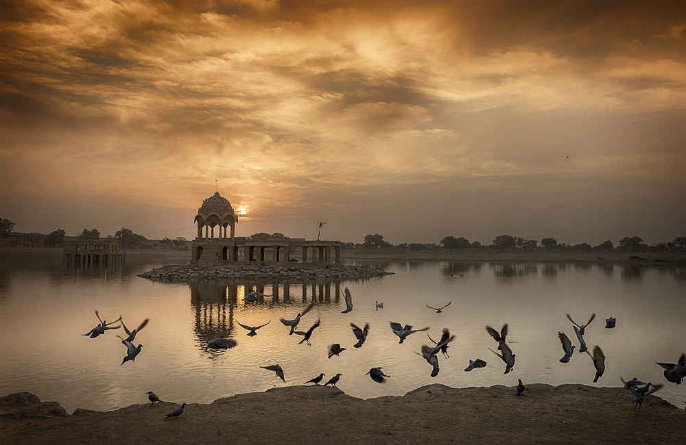 Gadisar Lake