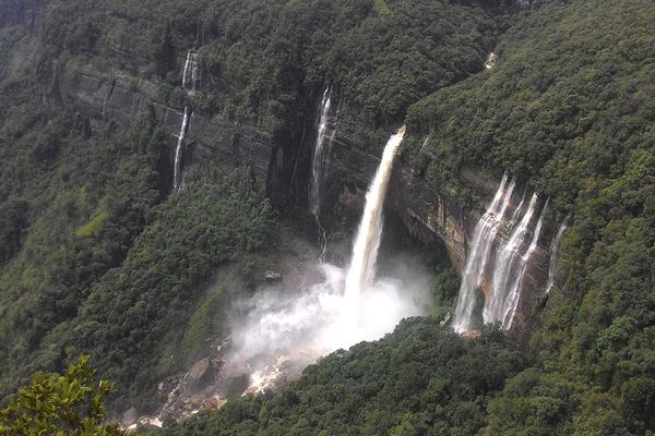 Nohkalikai Falls