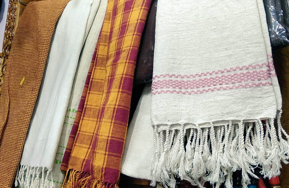 Meghalaya,Ryndiah silk shawls