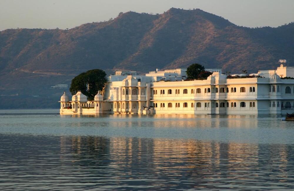 top 1 tourist places in india