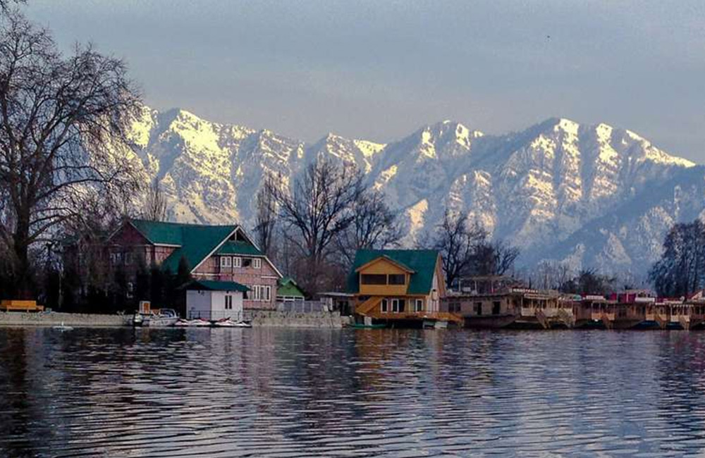 Nigeen Lake