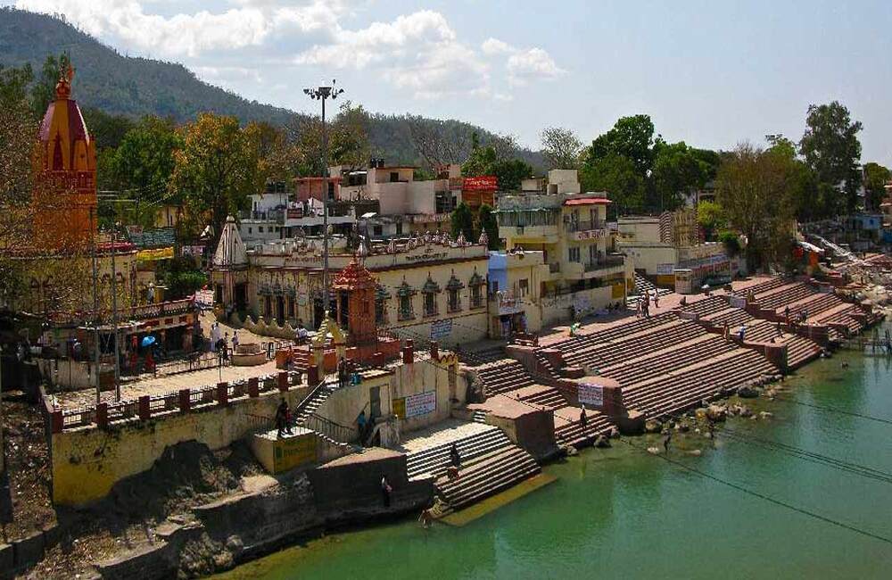 nearest tourist place to rishikesh