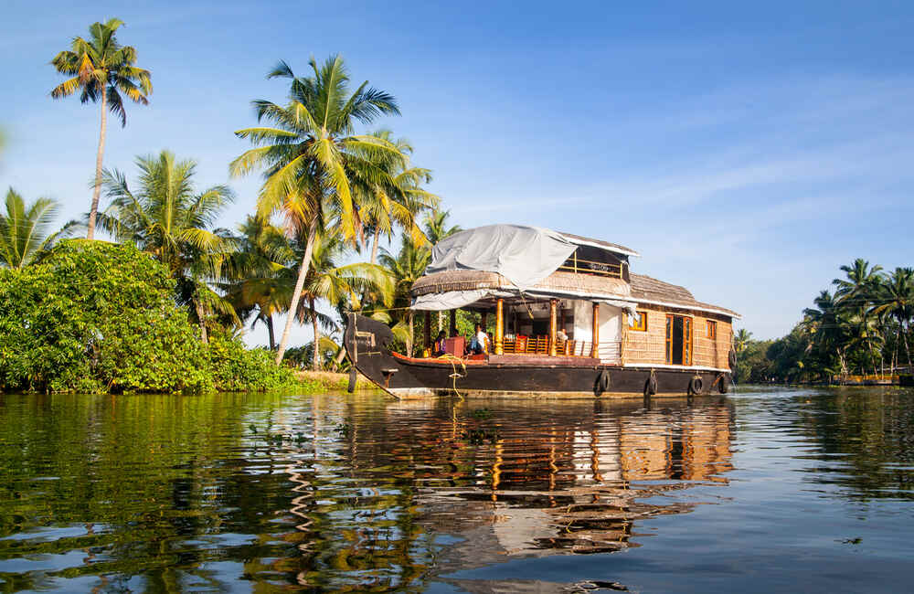 Alleppey | #1 to 10 Honeymoon Places in India