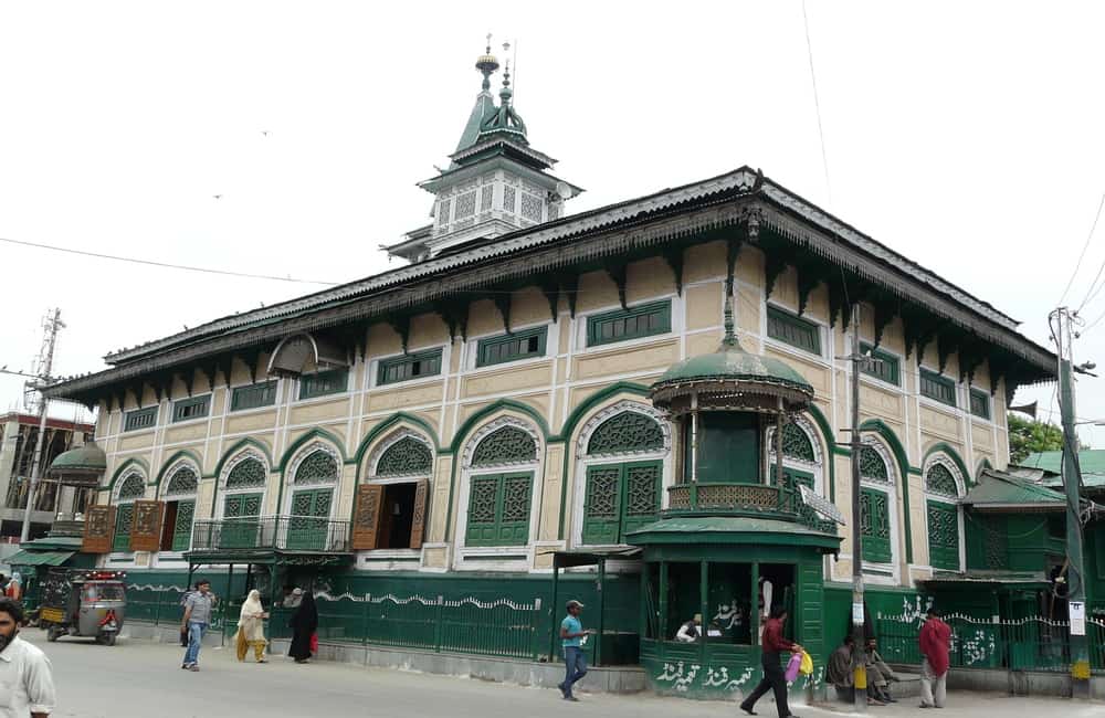 Dastgir Sahib Market