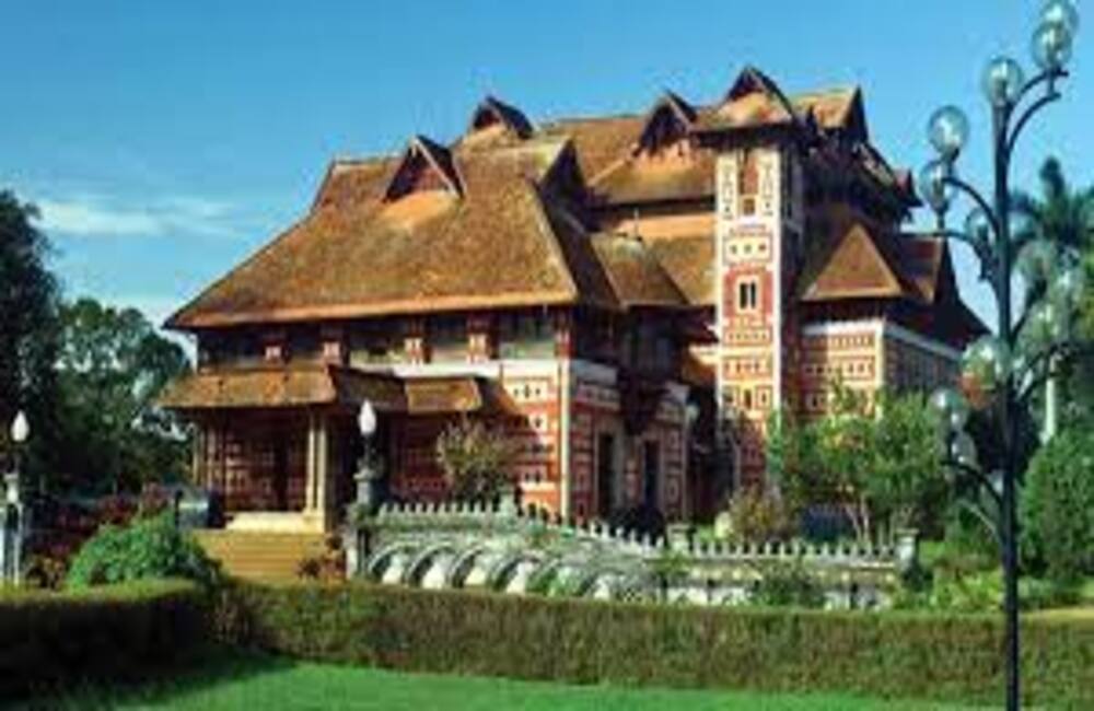 tourist spots at trivandrum Napier Museum