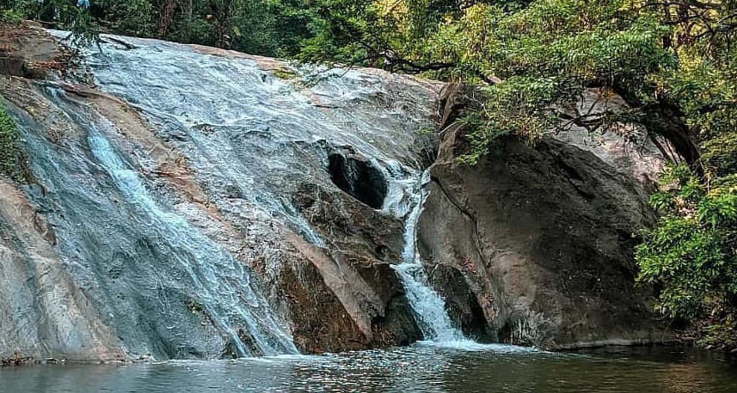 Dhoni Waterfalls