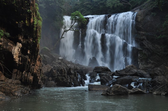 Rectangular Shaped Sathodi Waterfall